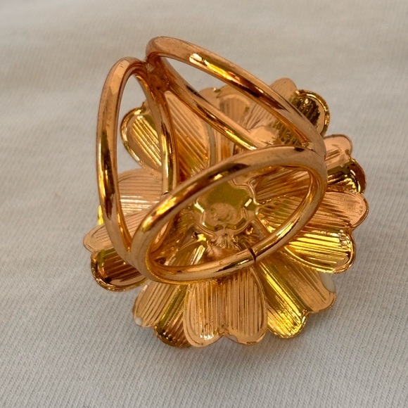 Floral Pearl Scarf Ring - Picture 12 of 14